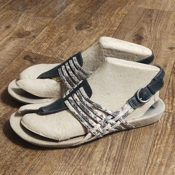Super comfort sandals by Clarks - Picture 2 of 7